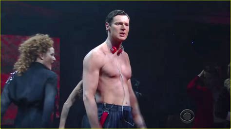 Benjamin Walker Goes Shirtless for 'American Psycho' Performance on ...