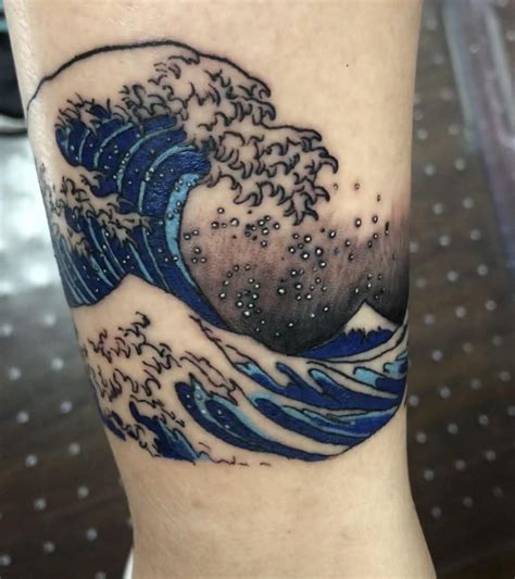 The Great Wave of Kanagawa tattoo on my right ankle done by Noemi at ...