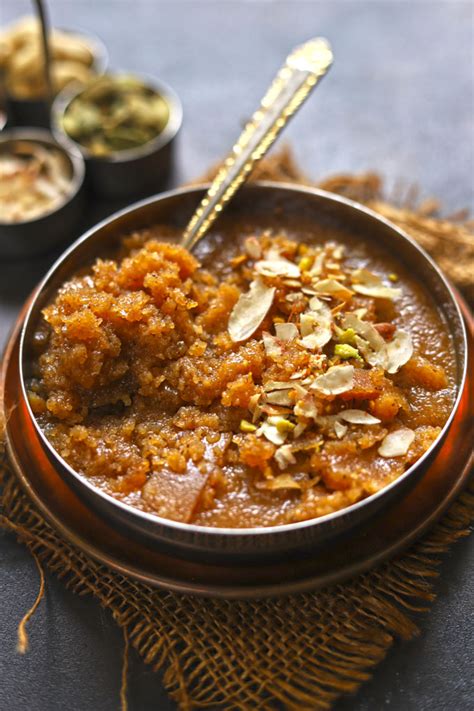 Suji Ka Halwa Recipe (Sooji Halwa) - Fun FOOD Frolic