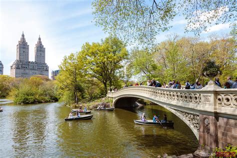 Matteo Colombo Travel Photography | Tourists at Bow bridge, Central ...