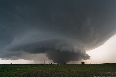 Top 9 what month are tornadoes least likely to occur 2022