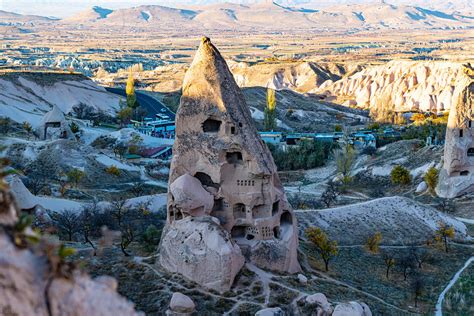 Derinkuyu: The Cavernous Underground City That Was Unearthed in a ...