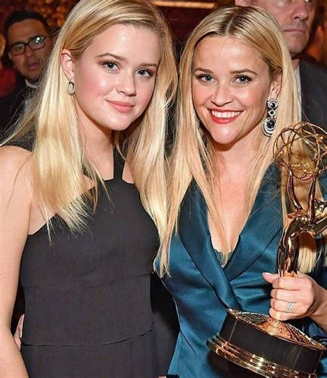 Reese Witherspoon with her daughter. | Reese witherspoon, Celebrities, Gal