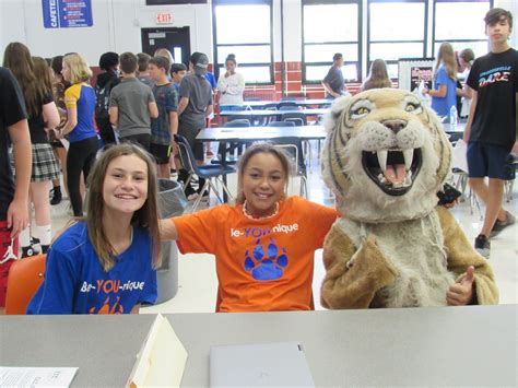 Edwardsville School District 7 students get to know their school with ...