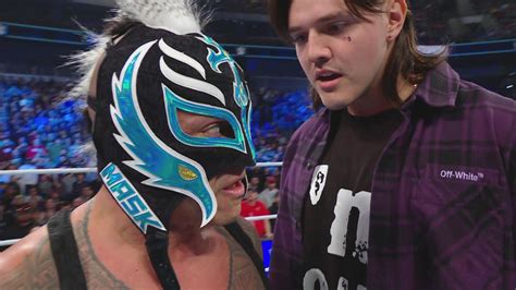 Dominik Mysterio begs Rey Mysterio to punch him: SmackDown, Feb. 24 ...