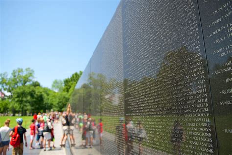 Vietnam Veterans Memorial Information Guide