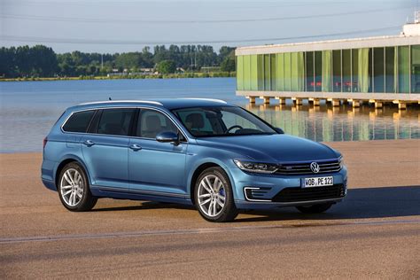 VOLKSWAGEN Passat Variant GTE Specs & Photos - 2015, 2016, 2017, 2018 ...