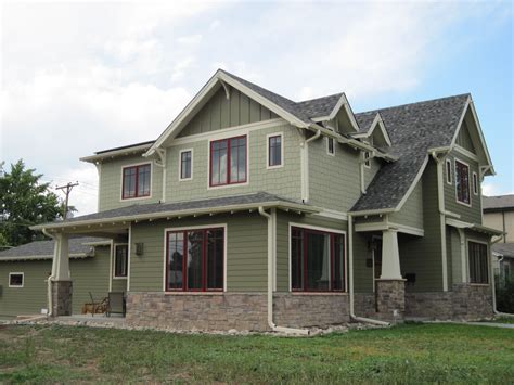 house exteriors - Google Search....that red is ugly but I like the ...