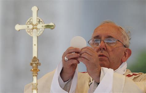 Pope on Corpus Christi: Jesus in the Eucharist gives life, love - The ...