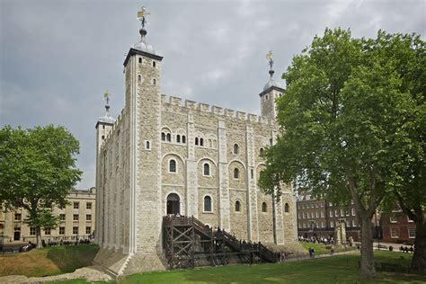 File:White Tower, Tower of London (1).jpg