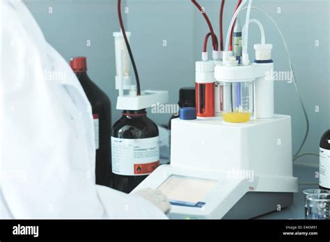 medical lab equipment Stock Photo - Alamy