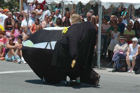 Goleta Air and Space Museum: 2005 Solstice Parade