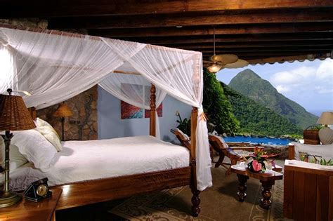 Caribbean five star Ladera Resort in St. Lucia | De Luxo Sphere