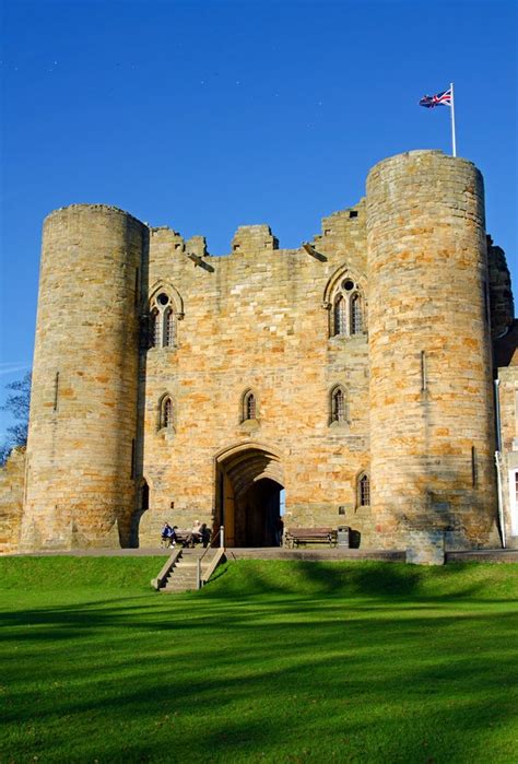 "Tonbridge Castle Gatehouse" by Andrew Marks at PicturesofEngland.com