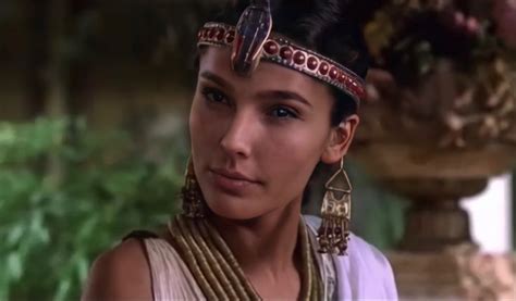 Gal Gadot as Cleopatra | Gal gadot, Gal gardot, Gal