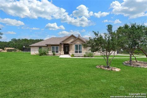 With Waterfront - Homes for Sale in New Braunfels, TX | realtor.com®