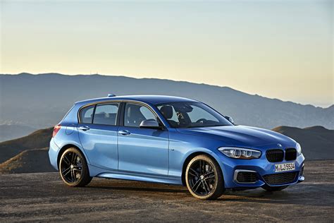 Foto: BMW M140i xDrive (F20 LCI, ab Juli 2017), Farbe: Seaside-blue ...