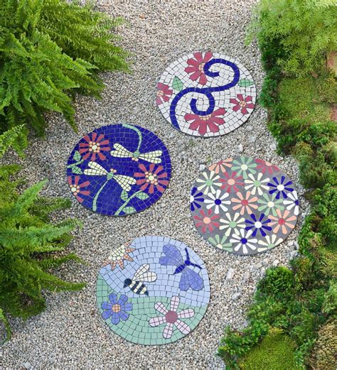 23 DIY Mosaic Stepping Stones for Garden Ideas To Consider | SharonSable