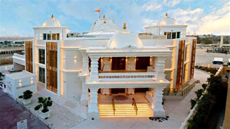 Stunning! Dubai's majestic Hindu temple opens to public on Dussehra ...