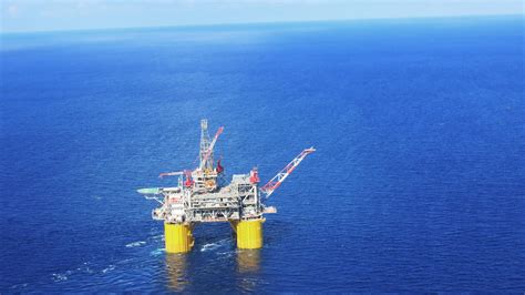 Up Close And Personal With A 40-Story Oil Rig In The Gulf | WUSF News