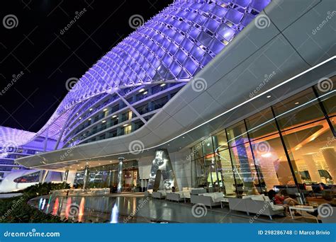 W Abu Dhabi Yas Island Luxury Hotel Editorial Stock Photo - Image of ...