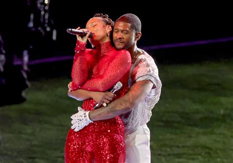 Swizz Beatz Gives His Take On Usher & Alicia Keys' Halftime Show