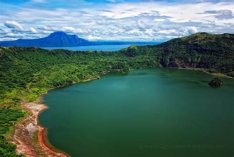 A Gateway to Taal Lake and Volcano