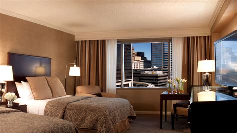 Jacksonville Guest Room and Luxury Suites at the Omni Jacksonville Hotel