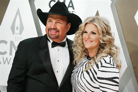 Garth Brooks and Trisha Yearwood To Perform Live CBS Concert - Rolling ...