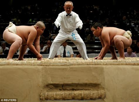 Wanpaku sumo-wrestling event sees Japanese kids battle | Daily Mail Online