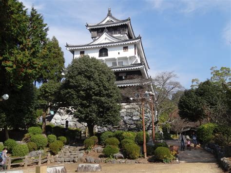 Iwakuni Castle – On Castles, Ruins and Palaces!