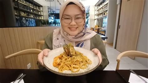 Happy Food, Happy Me at Wholesome Restaurant, Saradise, Kuching # ...