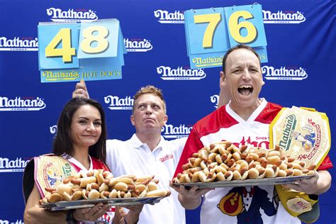 Joey Chestnut favored to win Nathan’s Hot Dog Eating Contest | Betting ...