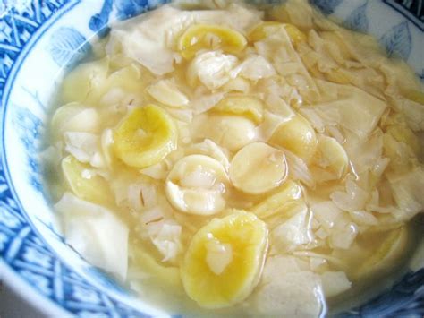 she bakes & she cooks: Gingko Lotus Seed Dessert