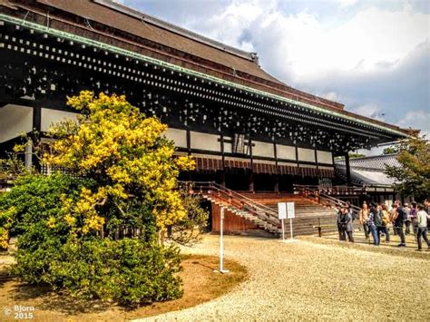 Opening the Gates of the Kyoto Imperial Palace | JapanCheapo | Japan Cheapo