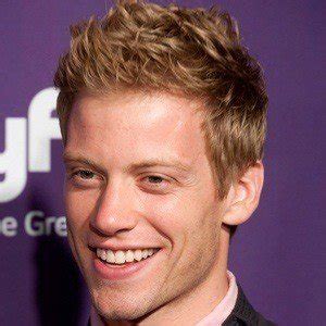 Barrett Foa - Bio, Family, Trivia | Famous Birthdays