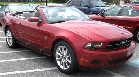 File:2010 Ford Mustang convertible 2.jpg - Wikimedia Commons