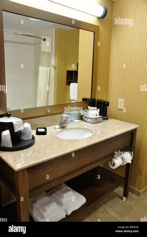 Hampton Inn hotel bathroom Stock Photo - Alamy