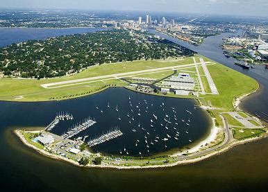 Guide to Davis Islands - Dive In Tampa Bay