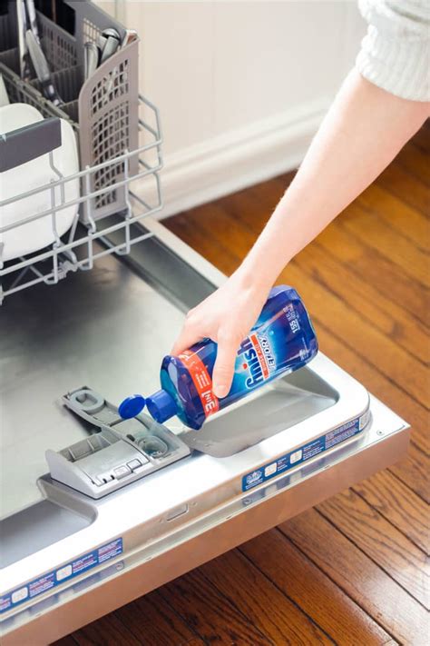 Do You Really Need to Use Rinse Aid in the Dishwasher? | Apartment Therapy