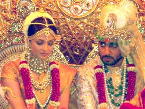 √ Aishwarya Rai Wedding Photos / The Big Bollywood Wedding Cbs News ...