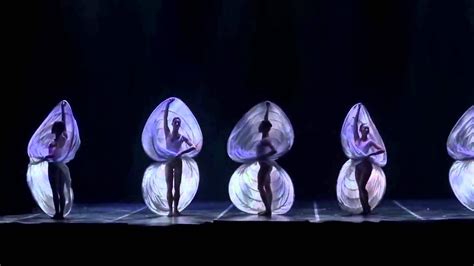 Artist Key | MOMIX LED SKIRT PERFORMANCE