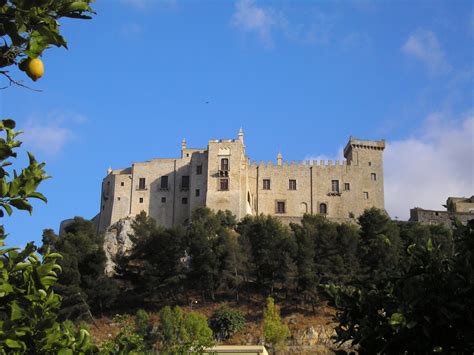 Castello Carini e lo spettro della baronessa - Vacanze nel mistero