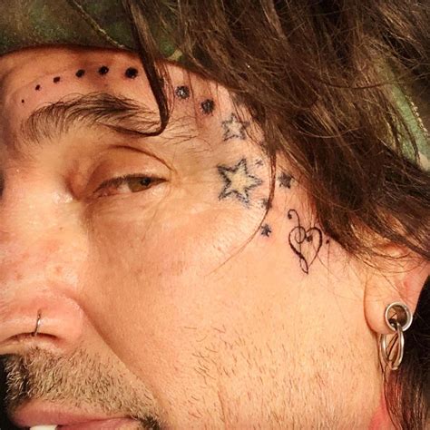 MÖTLEY CRÜE Drummer TOMMY LEE Shows Off New Face Tattoos - BraveWords