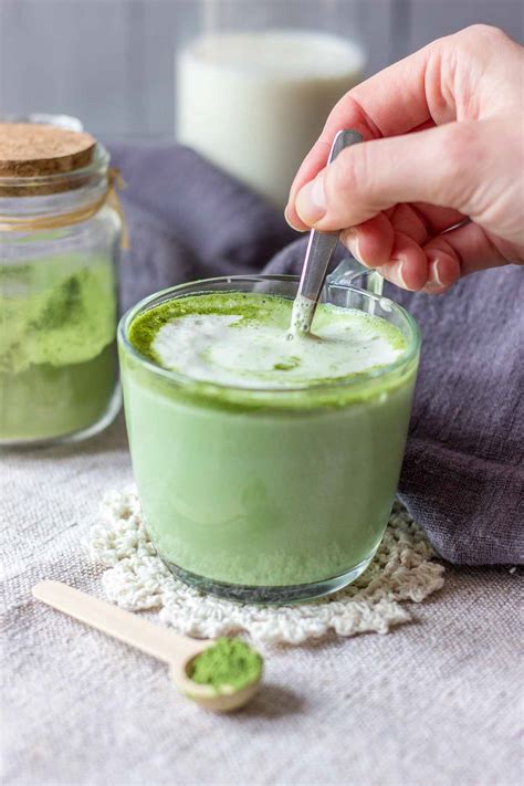 Matcha Green Tea Latte (only 3-ingredients!) | Natalie's Health