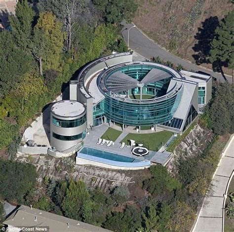 Justin Bieber 'crams' into his new 6,000sqft Beverly Hills home (for ...