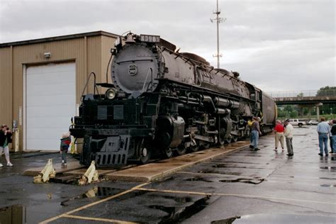 Union Pacific Challenger 3985 Album in 2002