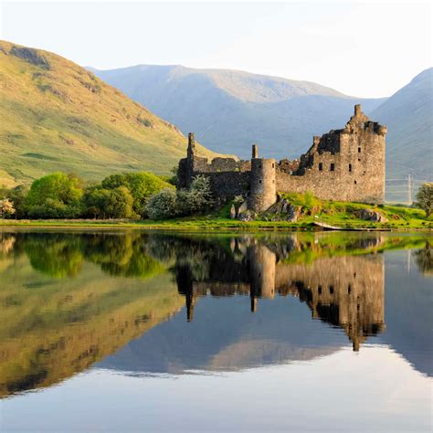 Kilchurn Castle Ruins Wall Art | Photography