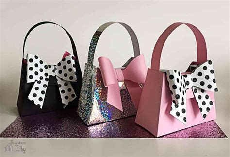 DIY Paper Purse Party Favor | Diy paper purses, Paper purse, Gift bags diy