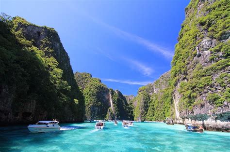 Phi Phi Islands by Ferry with Snorkeling, Lunch & Transfers